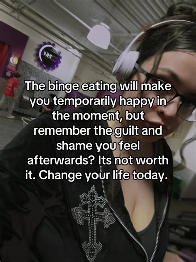 I used to struggle so bad with binge eating, Im talking 2000 calories in one sitting watching my favorite show. After the show was over and the food was gone, I sat in my thoughts, I cried, I hated myself. I asked why I do this to myself every night. It felt so right in the moment, then so terrible afterwards. I decided its time for change. I started prioritizing protein. After eating so much protein all day, I dont have the urge to binge eat. Im full. Then I incorporated the gym in my life. Now