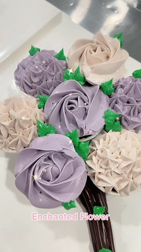 Enchanted Flower made of cupcakes! Suitable for any occasions! A pretty flower that taste delicious ❤️ Shop now: www.abp.sg Free delivery with $30 purchases | Halal Certified | Annabella Patisserie