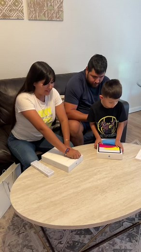 Unboxing del iPad: Sorpresas y Regalos para Hijos