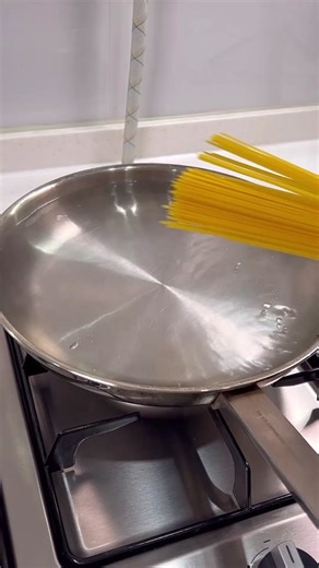 불닭 로제 파스타: 매운 맛의 새로운 경험