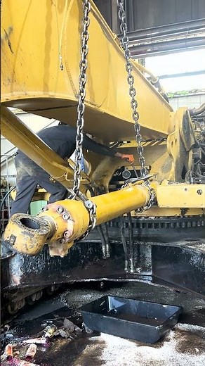 Cylinder Removal from Caterpillar Excavator! #cylinder #excavator