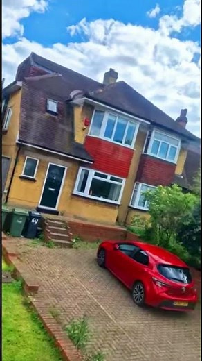 Streatham Common Station | Streatham Lambeth | Travel Walking Tours