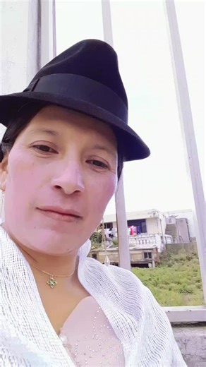 Videos de María Chaluisa (@chaluisa.maria) con “Eres tú mi amor - Roxy Abril”