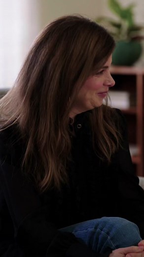 This week’s #TheLastThingHeToldMe book club (for Episode 5) asks: are secrets okay if they’re protecting someone — AND — the central question to the book: can we ever really know the people we love? What do you think?! 📚♥️