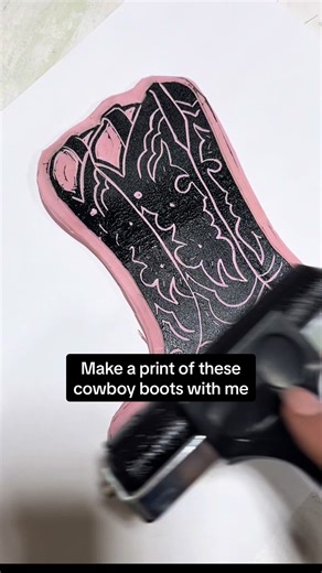 I have a million of these I’ve carved so lots more Linocut stamp tutorials / print videos coming 🤎 #linocut #linoprinting #lino #stampmaking #cowboyboots