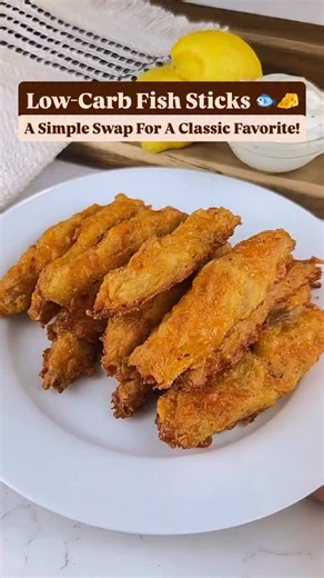 Low-Carb Fish Sticks 🐟🧀 Canned tuna, cheddar, and an egg—mixed, shaped, and baked into crispy golden sticks. This recipe uses @safecatchfoods tuna, which has the lowest mercury of any brand. 😋 🚨 Full recipe with tips, variations, and nutrition info: ➡️ https://keto.recipes/fish-sticks-frenzy-a-keto-friendly-catch/ 💬 Would you try these? Drop a 🐟 below! Don't forget to SAVE and SHARE this easy #lunch or #dinner #recipe! 📸: @ketosnackz | Keto Recipes
