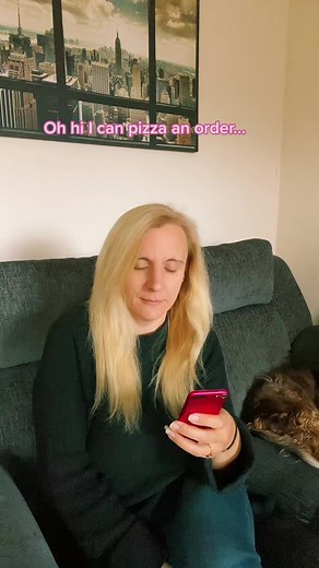 Who else gets like Suze when talking on the phone? #joettes 💙 #bluelady4929 #blue💙lady #suze #mumlife #tonguetied #takeaway #pizza #orderingfood #papajohns #confused #teenagers #lifeofateen #takeout
