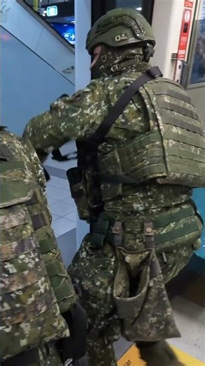 憲兵凌晨於北捷實施操演！【軍聞社 #shorts 】#軍聞社 #戰備 #憲兵 #國軍 #第三作戰區 #聯合防禦操演 #捷運