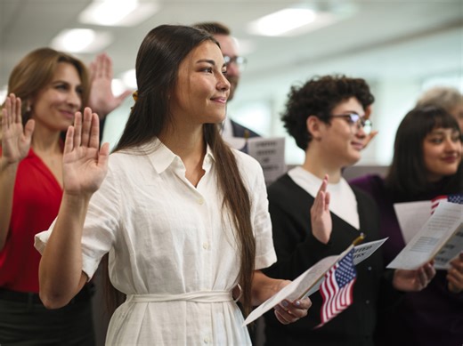Akron ceremony welcomes new U.S. citizens