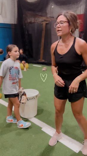 🎵 Rhythm & Timing = Energy Transfer 🎵 For 10U pitchers, rhythm and timing aren’t just “extras” — they’re the foundation of power. 🥎 1. Creates Flow ⚡ When the body moves in rhythm, energy flows from the ground → hips → arm → ball. Choppy, rushed, or slow timing leaks energy before it ever reaches the ball. 2. Builds Consistency 🎯 Young pitchers struggle most with repeating their mechanics. Rhythm locks in repeatable timing, which means better accuracy and spin. 3. Prevents Muscling 💪 Withou