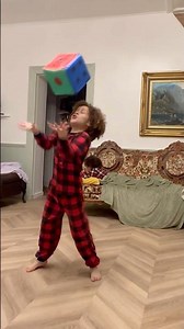 Throw the HOT potato 🤣 #viral #trend #shors #youtube #vfamily #fun