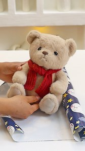 La Forma Más Fácil de Forrar Regalos Difíciles | CuriGuay