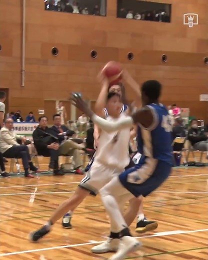 そんな体勢から！？#福大大濠 #湧川裕斗 がブロックを交わしながら、左手でのタフなシュートを沈める！【全九州高等学校バスケットボール春季選手権大会】