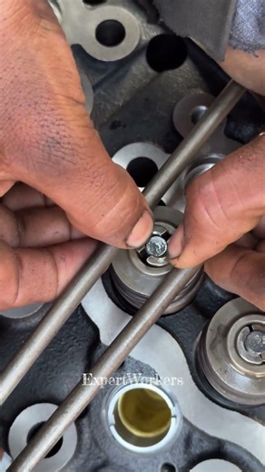 Valves spring lock beautiful fitting tool #automobile #tecnician #mechanic #shortvideo #fyp