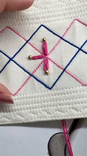 Handmade Mohri Design | Simple Square Embroidery Pattern #fashion #foryou