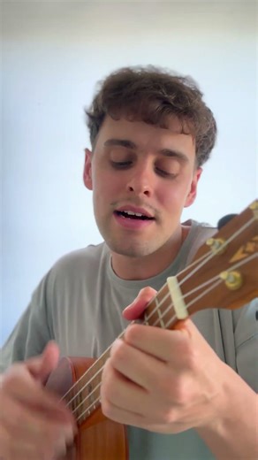 Cover acústica de EL FIN DEL MUNDO de La La Love You en UKELELE #shorts #ukelele #cover