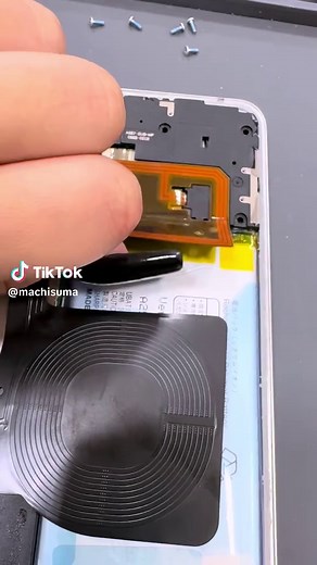 Androidのバッテリー交換！ 今回は、AQUOSの修理をさせていただきました！ ・充電の減りが早い ・1日充電がもたない ・電源が切れてしまう そんな方はバッテリーで改善する可能性が高いです！ どんな機種でも対応可能！ お気軽にコメントにてご相談ください！ #android #バッテリー #バッテリー交換 #バッテリー膨張 #電池 #携帯 #スマホ #愛知県 #小牧 #小牧市 #修理