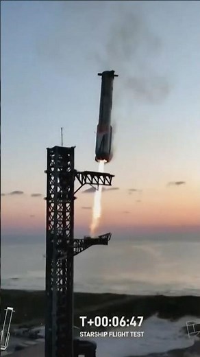 SpaceX uses ‘chopstick arms’ to catch rocket booster