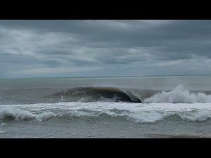 NEW ZEALAND BEACH BREAKS & RIVER MOUTH SURFING