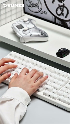 [SHOWCASE] YUNZII X98 in Milky White with Crystal Switches.