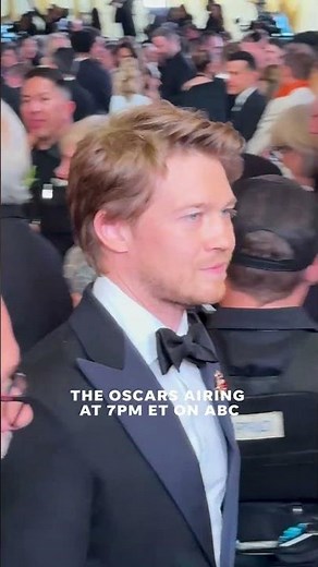 Joe Alwyn arrives at the 2025 Oscars in style #EntertainThis #Oscars
