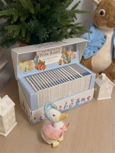 ourministudio on Instagram: "The World of Peter Rabbit By Beatrix Potter🌳 The Complete Collection of Original Tales 1-23 Hardcover with Dust Cover with Plushie | Preloved Yung box my pinagdaanan lng tlga. pero Like new yung books | Comeplete books with dust cover Year Manufactured: 2002 Brand:F.Warne & Co. Price:2200"