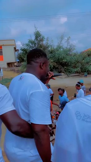 The crowd controller