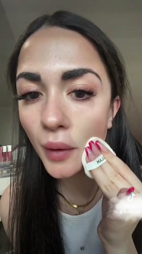 @sgoomz put our NEW Skin-Focus High Coverage Powder Foundation to the ultimate waterproof test 💦 try it for yourself today at SHEGLAM.com! ID: 14310889 #SHEGLAM #SHEGLAMpowderfoundation #sheglammusthaves #fullcoveragefoundation #foundationtutorial #foundationtutorial #foundationmakeup #beautytok #foundation