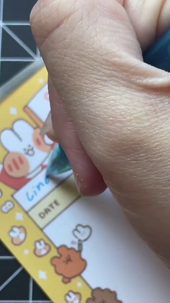 Watch This Packing Process That Keeps Small Businesses Thriving