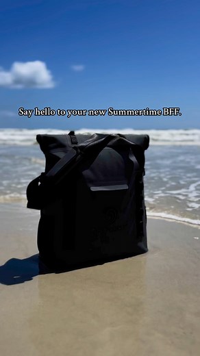 👋🏻 More colors sizes available on our site! (Even apparel with dry proof pockets!) www.cartercatchfishing.com/gear •••••••••••••••••••••••••••• #drybag #outdoorgear #ccfgear #watertherapy #saltsavvy #adventureready #newsmyrnabeach #beachdays #exploreflorida #adventurevibes #saltwaterfishing #floridalifestyle #floridaoutdoors | Carter Catch Fishing LLC