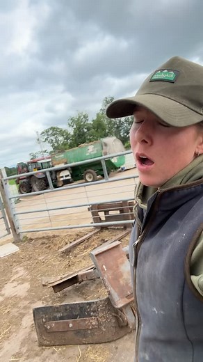 2K views · 93 reactions | Blown hose!! It’s been a few years to be fair it’s the little metal holder for the bobcat that occasionally rubs through a hose, typical we want it but nevermind… #farmlife #farming #farmer #blownhose #bobcatgirls | Charlotte Ashley Farm | Facebook