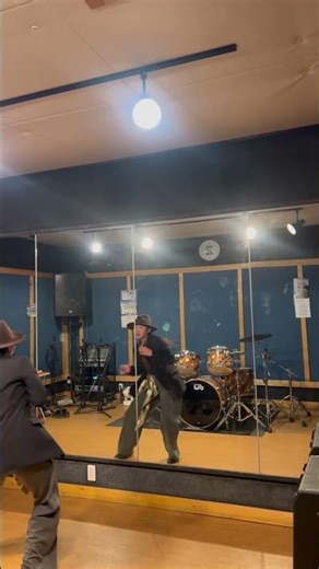 Glee Cast/Survivor I Will Survive (Official Audio) #dancevideo #dancer #dance #gleecast #disco #funk