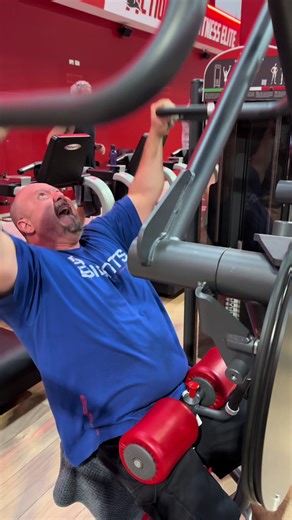 All you can eat di #schiena #latmachine #pacco #pesi #tutto@GymRAT @Bodybuilding motivation @Gym | Fitness | Motivation @Body building @Gym Pro Motivation @WORKOUT GOALS 💪🏽 @Power Men Workout 💪 @Workout @Powerlifting @PreWorkout.Motivation