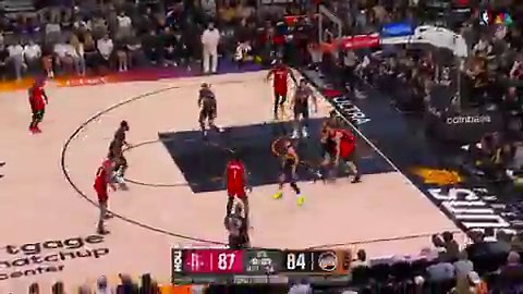 Sengun cleans the glass.Drops it inside.THOMPSON THROWS IT DOWN 💥Rockets lead in the 4Q with under 10 mins to go!