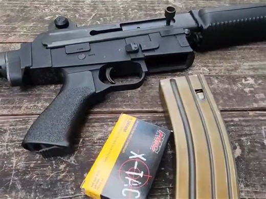 阿玛莱特AR-180B突击步枪