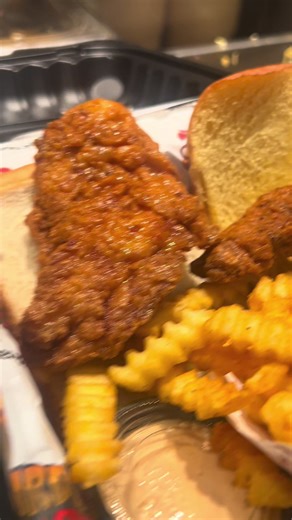 #fyp #birdieshotchicken #viralvideo #bostonfoodies #bostontiktok