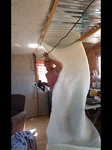 My Tiny house is now ready for winter after I installed insulation material. cladding and ceiling wil have to wait just a little longer. #diy #lifegoals #tinyhouse #egli5070 #microfarm @brightshardware