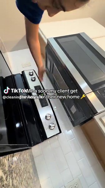 It’s real bad down here 😂. Moving in to a new home in Houston? You better get that clean before you move in 🤏🏻 #satisfyingcleans #houston #housecleaning #humor #fyp