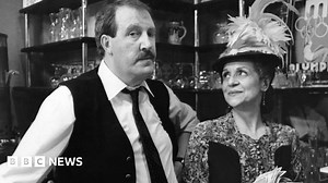 Gorden Kaye: Funeral of 'Allo 'Allo! star held in Huddersfield