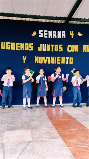 #Música ¡La música y el ritmo se apoderaron de nuestros pequeños! En el Complejo Educativo Católico vivimos una jornada llena de alegría, creatividad y movimiento, donde nuestros niños disfrutaron al máximo jugando con ritmo y música. Cada nota, cada paso y cada sonrisa reflejaron la emoción de aprender a través del juego y el arte. Agradecemos de corazón a los padres de familia por su valioso apoyo en la elaboración de los hermosos instrumentos musicales, que dieron vida y color a esta experien