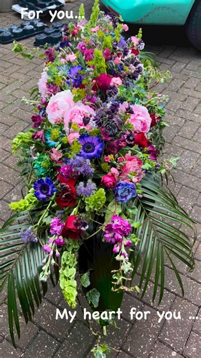 3.7K views · 220 reactions | Made for a very special person , with the extras of my flower dye The Flower Lab | Passionate Flowers | Facebook