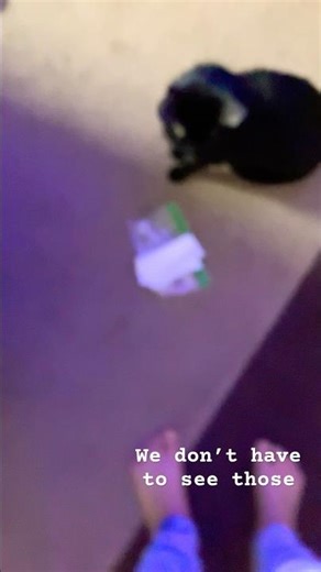 Oh no I dropped my ice pack for my finger😎#fyp #foryoupage #ohnoidroppedmyicepackformyfinger