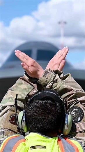 The $2 Billion Stealth Bomber Radar Can’t See