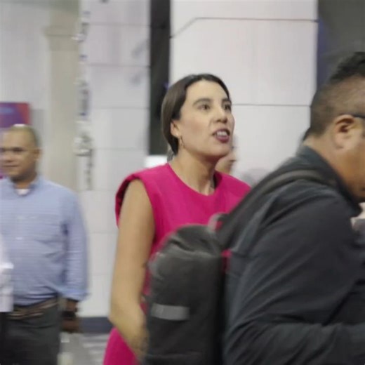 Turismo de Bahía de Banderas, Nay. on Instagram: "La Secretaria de Turismo del Gobierno de México, Josefina Rodríguez Zamora, junto con el Secretario de Turismo del Estado de Nayarit, Juan Enrique Suárez del Real Tostado, sostuvieron una reunión de trabajo con representantes de la dirección de turismo de Bahía de Banderas, Gladys Fletes Directora, Jesús de los Santos Subdirector y representantes del sector surf en el estado de Nayarit, Diego Tron, Juan Pablo Tron, Fernando Stalla entre otros, co