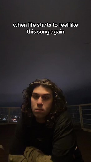 Close to the Edge - Gio MKL Lyrics