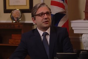 ‘Saturday Night Live U.K.’ premiere roasts Keir Starmer’s Trump anxiety in awkward cold open
