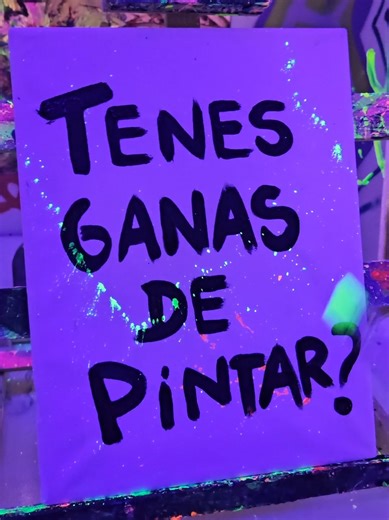 🎨🌈 ¿Tenés ganas de pintar? ✨🖌️ En @artpoint.arg podés crear tu propia obra de arte con colores fluorescentes 💛💙💖 Un espacio con muchísima onda dentro del Shopping DOT. 🔥 Cuando entrás te dan todos los materiales y un delantal 🧥🎨, así que solo tenés que animarte a crear ✨ No hace falta saber dibujar ❌✏️ lo importante es experimentar y divertirse 😄🎨 Podés hacer: 🎨 salpicado 🌀 arte abstracto 🖼️ retratos 🌄 paisajes 🌈 o inspirarte en los colores y visuales de este vagón de arte tan or