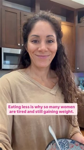 Lacy | Holistic Weight Loss & Longevity on Instagram: "If eating less actually worked - you’d have more energy by now…not less. You wouldn’t be - • dragging through workouts • obsessing over food • gaining weight despite “doing everything right” For many women, chronic under-eating doesn’t speed things up — it slows the body down. This isn’t a discipline issue. It’s a fueling issue. Eating enough — consistently — is often the missing piece. If this sounds like you, you’re not the only one. You’v