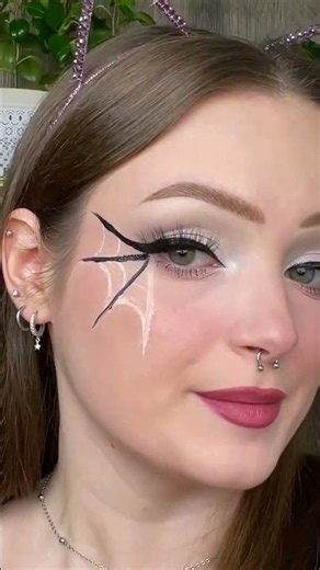 spider web makeup hacks 🕸🕷 #tricks #viral 💐