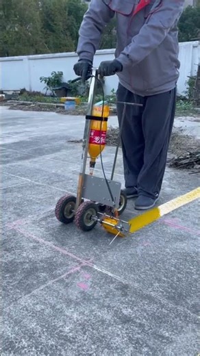 Which type of small paint line marking machine do you think is better: fast spraying speed or paint
